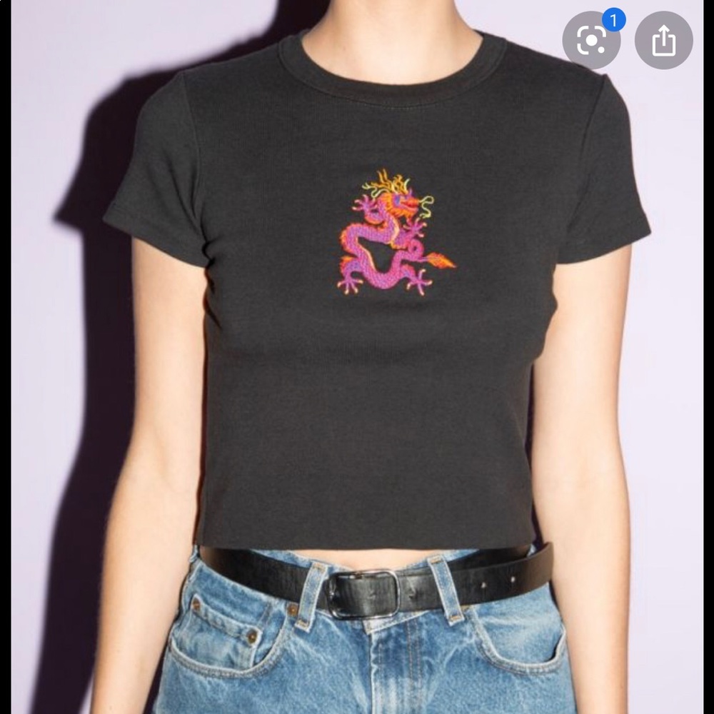 Brandy Melville dragon top🤩